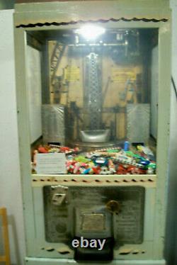 1931 Mutoscope Iron Claw Prize Digger Arcade Machine Works! (Pick-Up in Indy)