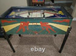 1950s Team Hockey coin operated arcade non video Game machine wood rail pinball