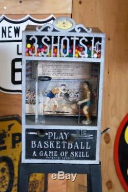 ALL ORIG EE JR 3 SHOTS BASKETBALL GAME With ORIGINAL STAND WORKS GUM MACHINE PENNY