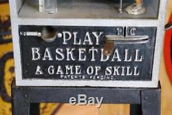 ALL ORIG EE JR 3 SHOTS BASKETBALL GAME With ORIGINAL STAND WORKS GUM MACHINE PENNY