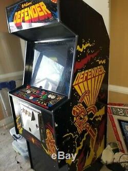 Arcade game machine Defender used original