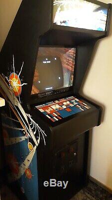 Asteroids arcade machine