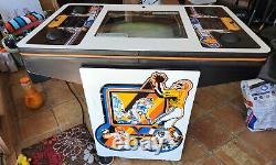 Atari Xs and Os Football 4 Player Video Arcade Game Machine WORKING COLORIZED