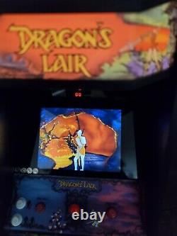 BRAND NEWDragons Lair RepliCade New Wave Toys 1/6 Scale Arcade Machine Cabinet