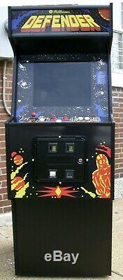 Defender Arcade Video Game Machine with LCD Monitor, lots of new parts, sharp
