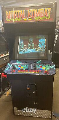 MORTAL KOMBAT ARCADE MACHINE by MIDWAY 1992 (Excellent Condition)