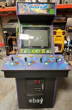 NFL Blitz 2000 4 Player Arcade Video Game Machine (Midway) WORKS GREAT