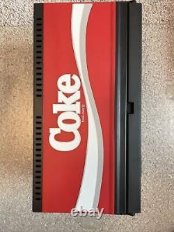 New Wave Toys 1/6 Scale NEW Coke Mini Vending Machine Replicade Coca-Cola Fridge