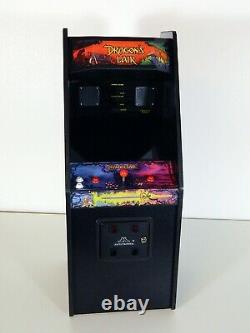 New Wave Toys Replicade Dragon's Lair 1/6 Scale Arcade Machine Stranger Things