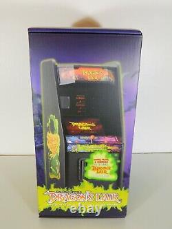 New Wave Toys Replicade Dragon's Lair 1/6 Scale Arcade Machine Stranger Things