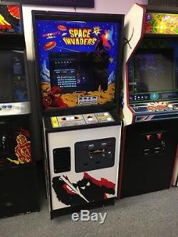Original Space Invaders Arcade Game Machine Upright Upright