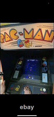Original Vintage pac man arcade machine working