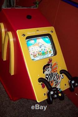 Rare McDonalds Land Nintendo Video Game Arcade Station Game Play Machine