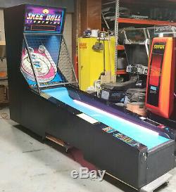SKEEBALL LIGHTNING Alley Roller Arcade Game Machine! Classic Skee Ball! (L1)