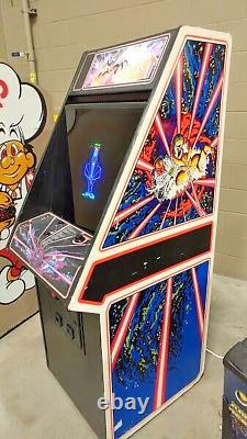 TEMPEST Atari Vintage 1981 Arcade Cabinet 3035