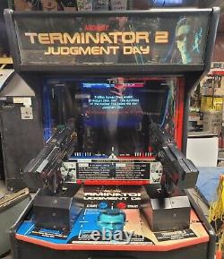 TERMINATOR 2 Judgement Day 2 Player Shooting Arcade Video Game Machine! T2