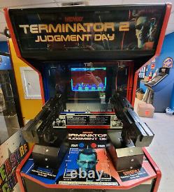 TERMINATOR 2 Judgement Day 2 Player Shooting Arcade Video Game Machine! T2#1
