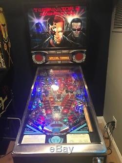 Terminator 2 Judgement Day Pinball Machine by Williams T2 Arcade Machine