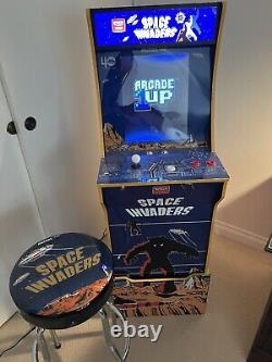 Arcade1up Space Invaders Arcade Machine Avec Tabouret Et Mise À Niveau Ramassage Local