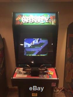 Atari Paperboy Full Size Arcade Machine. Expédiera