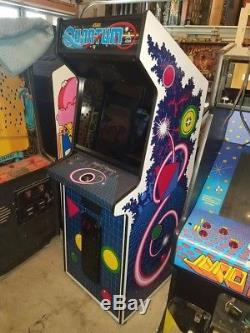 Atari Quantum Arcade Machine Avec Reconstruit Sans Graver 6100 Vecteur Moniteur Rare