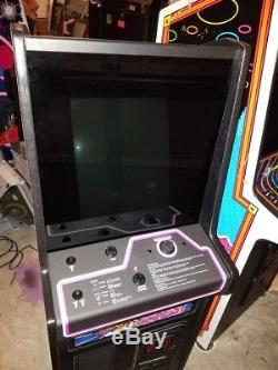 Atari Tempest Cabaret Arcade Machine Avec Couleur 6100 Vector Monitor Travail Rare