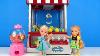 Claw Machine Elsa Et Anna Toddlers Remportent Des Prix Dans La Salle De Jeux D'arcade
