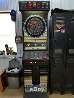 Cougar Valley Dart Board Machine (honnête Ernie)