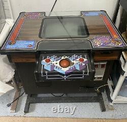 Crystal Castles Rare Cocktail Table Machine D'arcade À Taille Pleine
