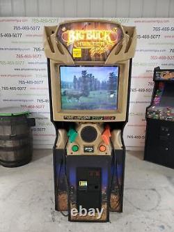 Golden Tee 2023 Pedestal par Incredible Technologies COIN-OP Arcade Video Game