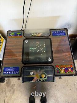 Jeu d'arcade Cocktail Atari Centipede original de 1980 classique, fonctionne bien pour 2 joueurs