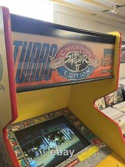 Jeu d'arcade vintage Street Fighter 2 en état de marche