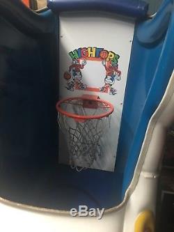 La Machine De Basket-ball D'arcade De Chaussure De Dessus De Chaussures De Skeeball Ne Fonctionne Pas Le Projet Rare