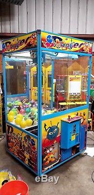 Machine D'arcade D'animal En Peluche Bourrée Par Griffe De Grue De Challenger De Style Futé