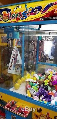 Machine D'arcade D'animal En Peluche Bourrée Par Griffe De Grue De Challenger De Style Futé