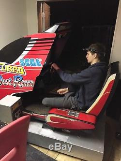 Machine D'arcade De Mouvement De Turbo Outrun Entièrement Fonctionnant Le Jeu Original