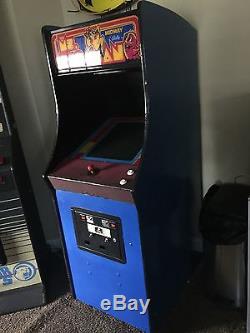 Machine De Jeu D'arcade D'upright Vintage Des Années 1980 Mme Pac Man! Rare