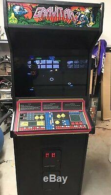 Machine De Jeu Vidéo D'arcade À Jetons Gravitar Par Atari X-y Monitor 1982