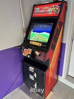 Machine d'arcade 1985 Sega Hang On. Fonctionne très bien! Super rare