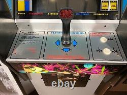 Machine d'arcade GORF Vintage Stand Up de 1981 par MIDWAY Fonctionne + Manuel & Nouvelles Serrures