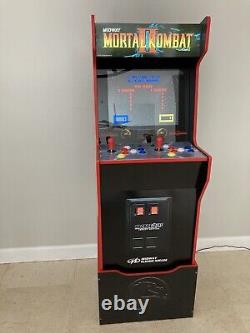 Machine d'arcade Midway Mortal Kombat Arcade 1Up Legacy Edition avec Riser 12 jeux