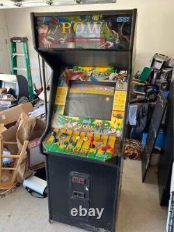 Machine d'arcade POW Vintage en état de marche, tout d'origine.