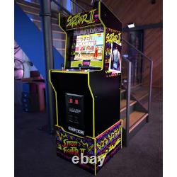 Machine d'arcade Street Fighter II Legacy Edition en taille réelle avec rehausseur