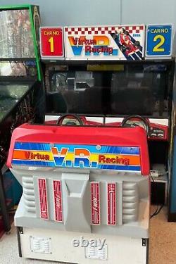Machine d'arcade assise Virtua Racing Twin d'occasion de Sega, non fonctionnelle