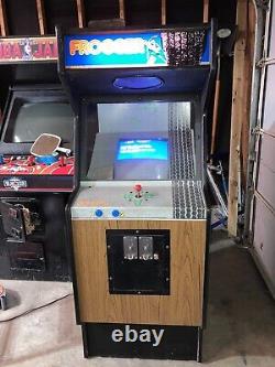 Machine de jeu d'arcade Frogger