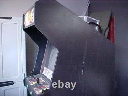 Machine de jeu d'arcade Street Fighter Zero. Planche grise. Cabinet debout Atari.