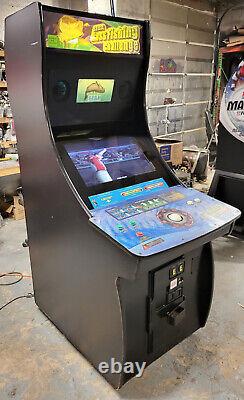 Machine de jeu vidéo arcade de pêche au SEGA Bass Fishing Challenge avec écran LCD de 24 pouces.