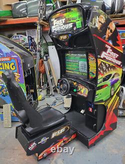 Machine de jeu vidéo de conduite d'arcade assis rapide et furieux avec écran LCD de 25 pouces Paul Walker F3