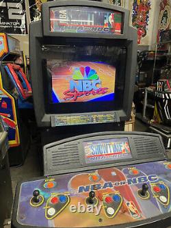 NBA SHOWTIME NBA sur machine d'arcade NBC par MIDWAY 1999