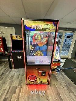 NOUVEAU. Machine de jeu d'arcade à griffes avec peluche. NOUVELLE, fonctionnement à pièces. POPULAIRE